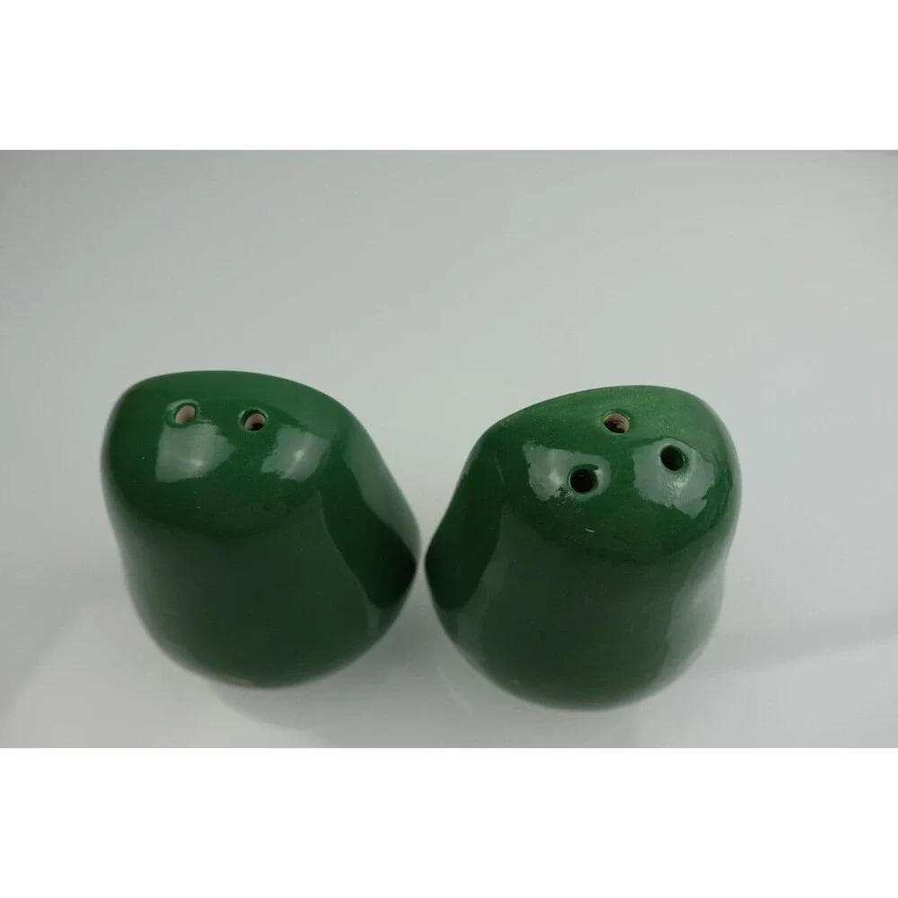 New Avocado Salt & Pepper Shaker Set NIB Novelty Fruit Male Female